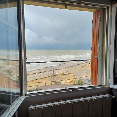 Au Gre Des Marees 2 Appartement Face A La Mer 2Eme Etage Ault Zewnętrze zdjęcie