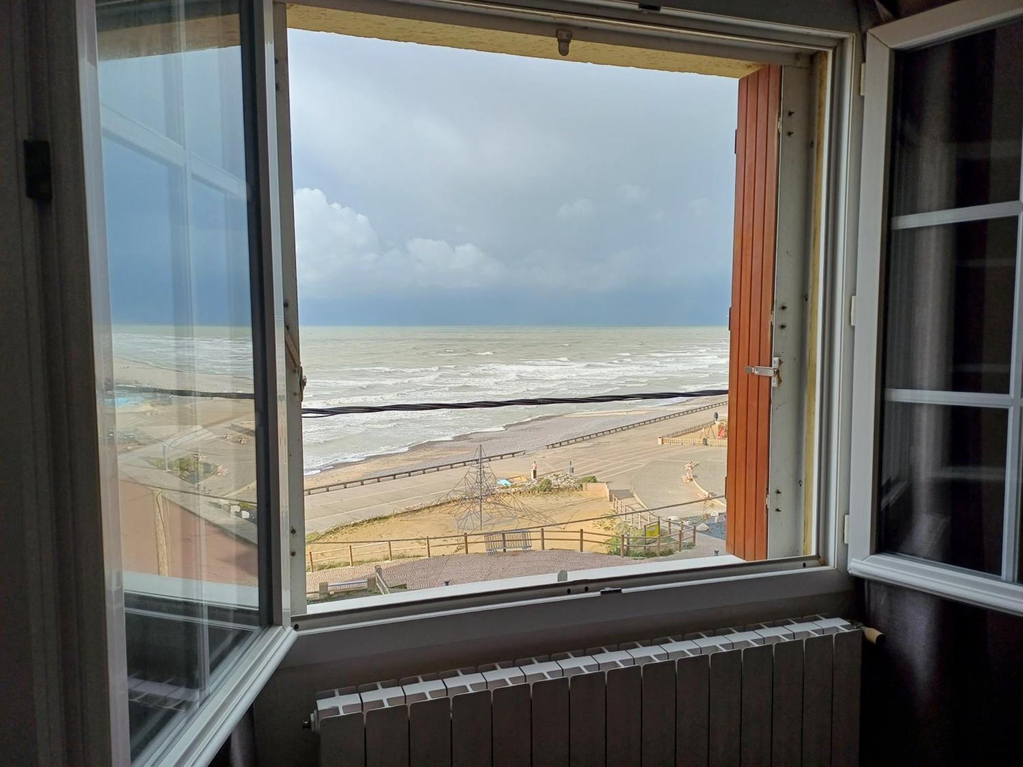 Au Gre Des Marees 2 Appartement Face A La Mer 2Eme Etage Ault Zewnętrze zdjęcie