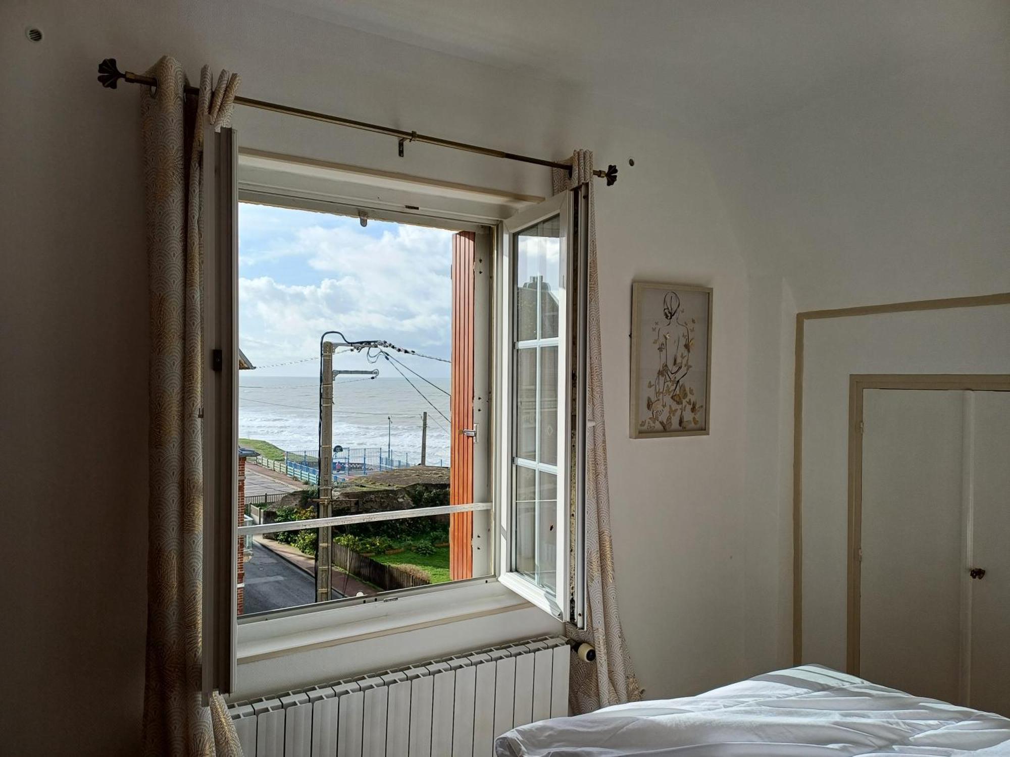 Au Gre Des Marees 2 Appartement Face A La Mer 2Eme Etage Ault Zewnętrze zdjęcie